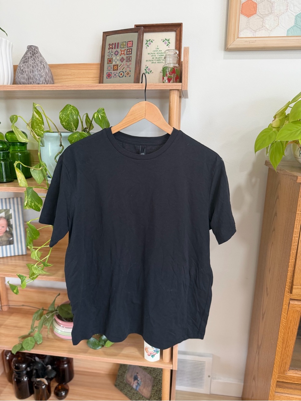 Skims Men’s Black T Shirt Medium